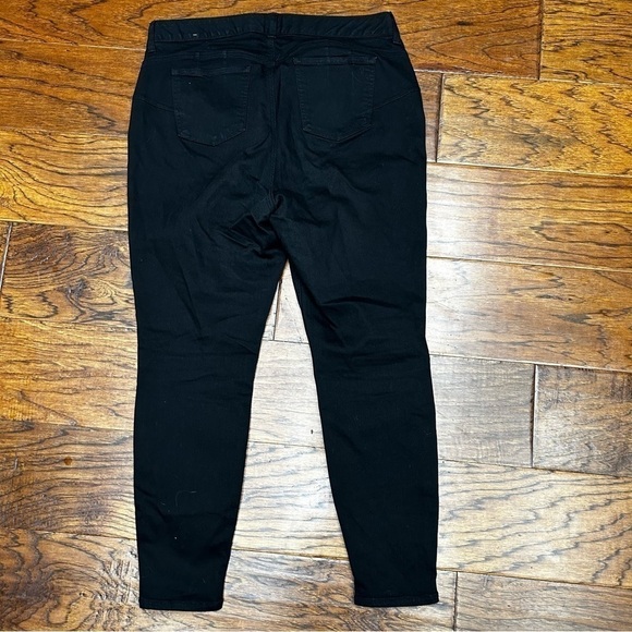 Torrid bombshell black skinny jeans - Picture 6 of 7